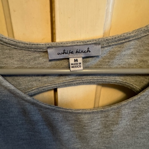 Women’s sz Medium super soft white birch grey keyhole top short sleeve - Picture 3 of 3